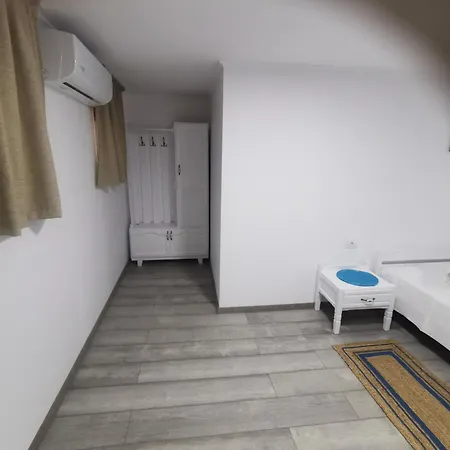 Casa Ellamy 3*