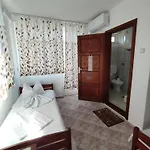 Casa Ellamy Pensión Două Mai
