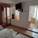 Casa Ellamy Pensión 3*