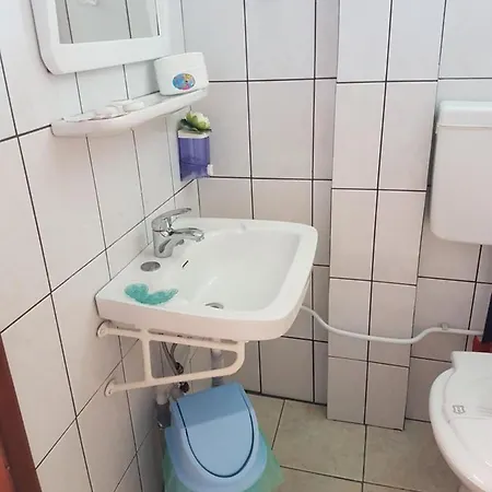 Casa Ellamy Pensión Două Mai
