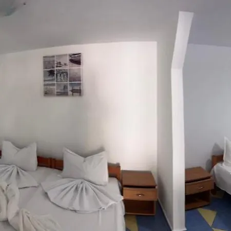 Pensión Casa Ellamy Două Mai