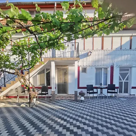 Casa Ellamy *